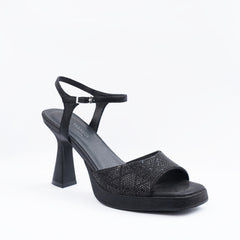 LUZIA BLACK