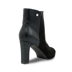 ASTRID BLACK