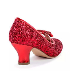 Dottie red