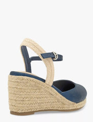 YENNIFER NAVY